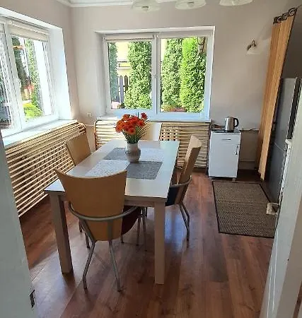 Sarlotos Apartamentai Apartman *